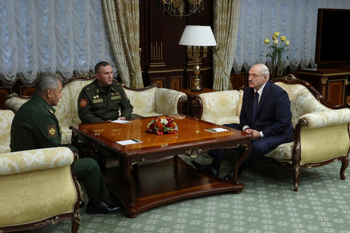 Lukashenko meets with Shoigu / REUTERS