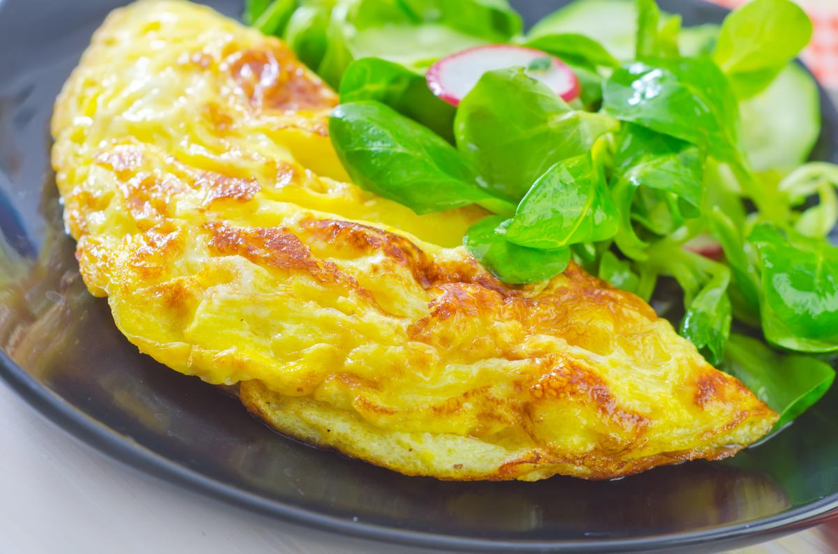 Омлет по этому рецепту получается сочным и вкусным / фото ua.depositphotos.com