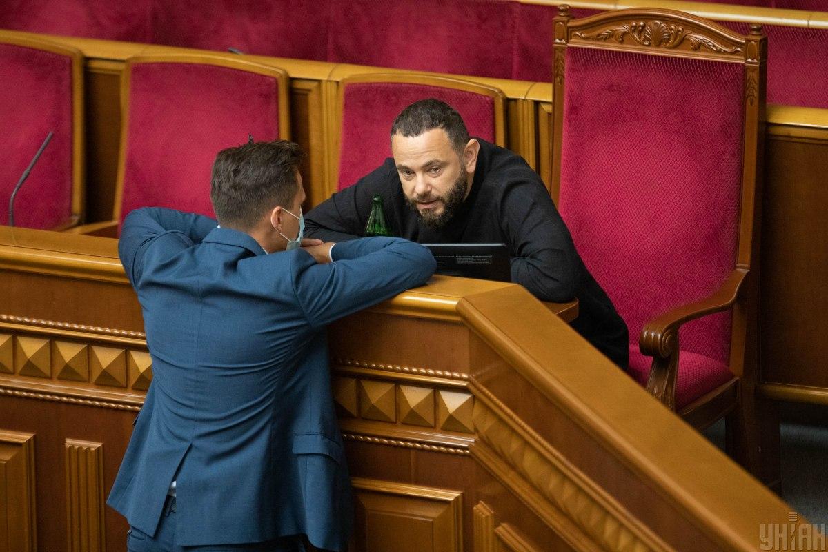 Невідомі особи побили народного депутата / фото УНІАН Невідомі особи побили народного депутата / фото УНІАН