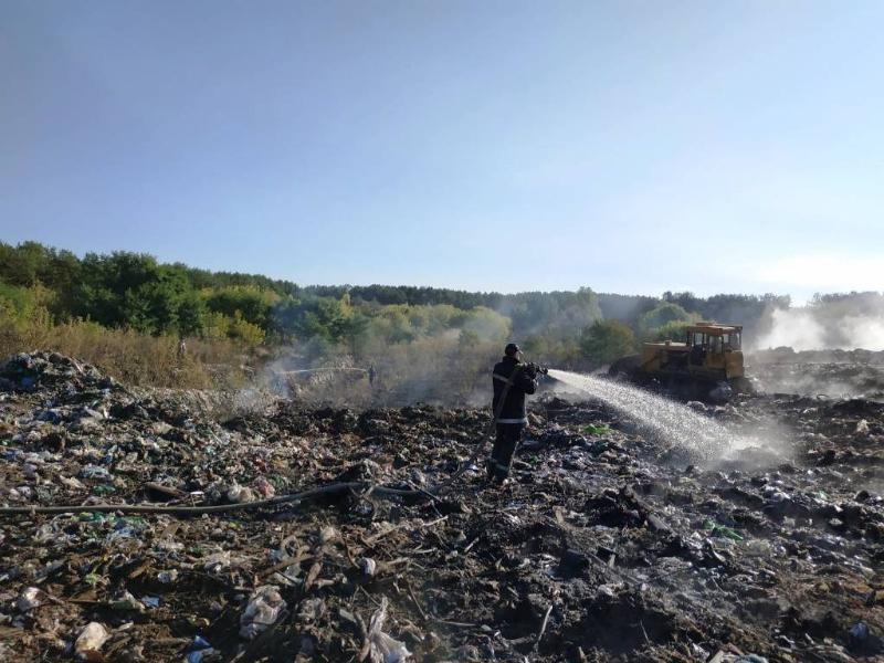 Пожар на свалке на Житомирщине / фото dsns.gov.ua Пожар на свалке на Житомирщине / фото dsns.gov.ua