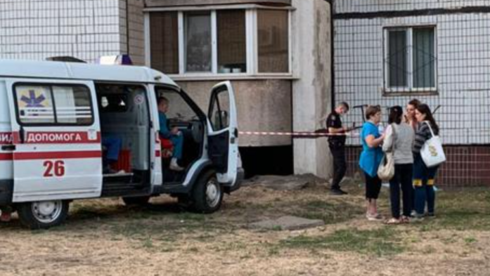 На место инцидента прибыли сотрудники полиции / фото dnpr.com.ua На место инцидента прибыли сотрудники полиции / фото dnpr.com.ua