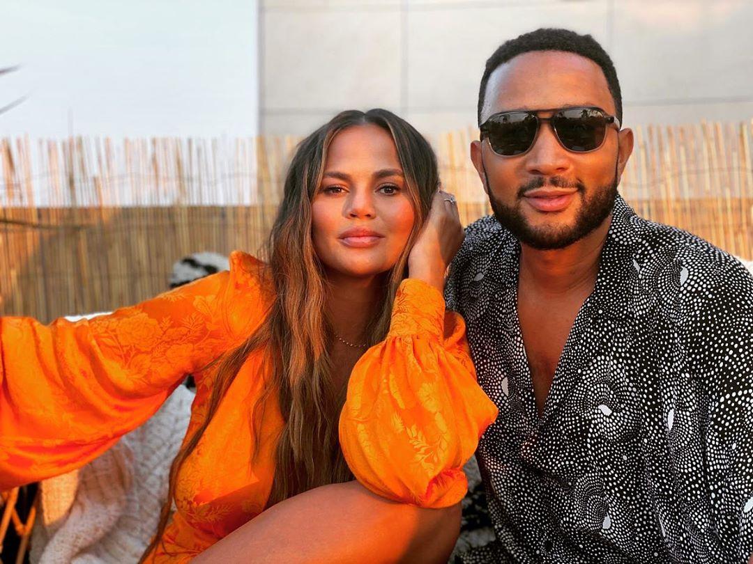 Модель показала фото / instagram.com/chrissyteigen Модель показала фото / instagram.com/chrissyteigen