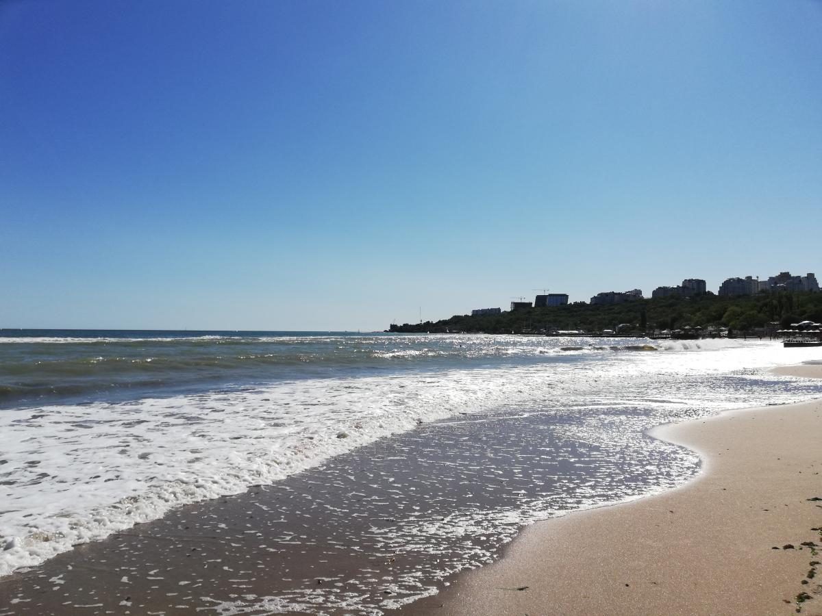 Фото Бархатный сезон на пляжах Одессы 30 сентября 2020
