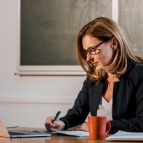 День учителя 2020: дата, традиции и как поздравить педагогов