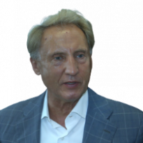 Как только судья начинает мыслить категориями "как бы чего не вышло", "как это против меня обернется", "как это повлияет на карьеру" – это уже не судья