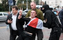 Охотятся по всему Минску: ОМОН начал жестко задерживать студентов и попал на видео (фоторепортаж)