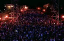 В Одессе тысячи людей собрались на Потемкинской лестнице на концерт ко Дню города (видео)