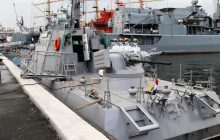 Украинский морпехам передали новый бронированный катер "Костополь" (фоторепортаж)