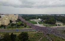 "Марш единства" в Беларуси: на улицы Минска вышли 100 тысяч человек, десятки – задержаны (фото, видео)