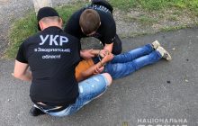 В Ужгороде полицейские задержали 15-летнего парня за разбойное нападение на АЗС (видео)