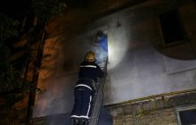 В Киеве горел пятиэтажный дом: 33 человека спасены, один погиб (фото)