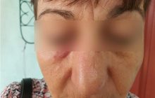 У Сумах нетвереза пасажирка тролейбуса жорстоко побила кондуктора через маску (фото)