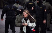 В городах Беларуси силовики задерживают журналистов