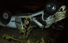 У передмісті Одеси перекинулася переповнена людьми іномарка: загинули двоє юнаків (фото)