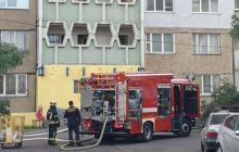 На столичной Троещине утром загорелась многоэтажка: появились фото с места пожара