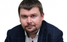 "Голландцы нам на экскурсиях рассказывают про суда на солнечных батареях, а мы им показываем днепровские шлюзы в аварийном состоянии и секретные технологии шлюзования с помощью спиннинга..."