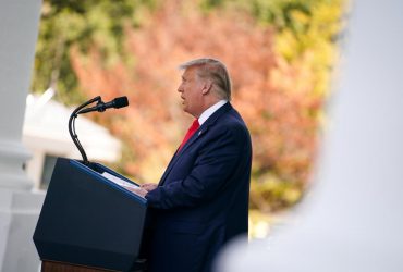 Трамп захотел значительно ограничить экономические отношения США с Китаем