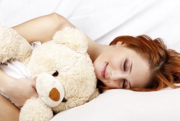 Гола правда: медики назвали 7 фактів про те, що спати без одягу корисно для здоров'я