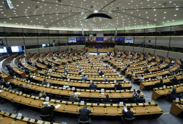 Європарламент готує жорсткі вимоги до використання штучного інтелекту - FT