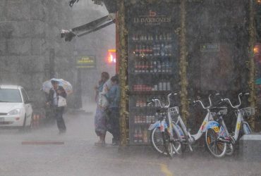 Сьогодні в Києві буде злива з грозою