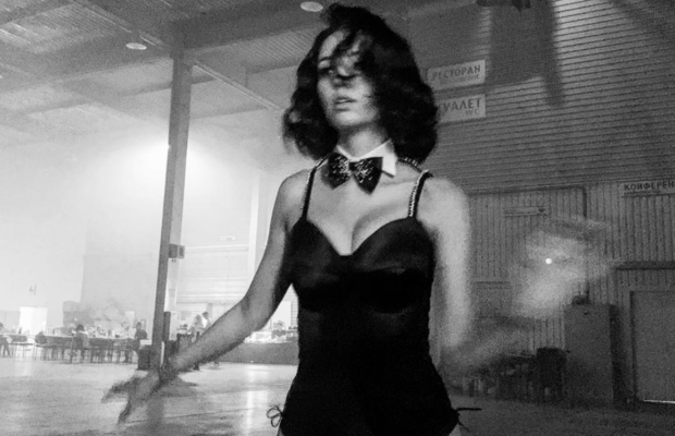 Как с обложки Playboy: Надя Дорофеева побаловала фанатов ярким образом зайчика (фото)