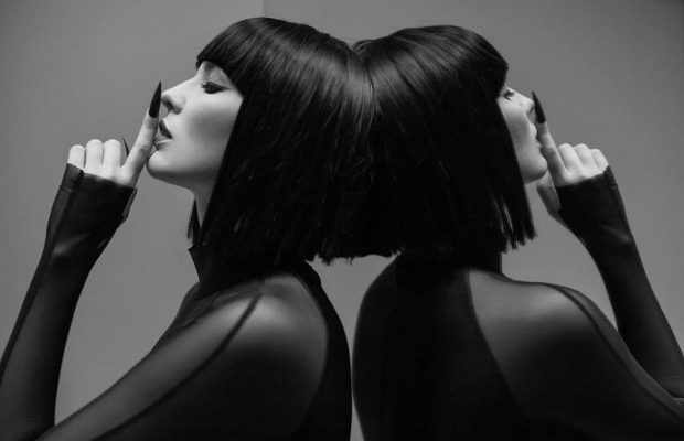 "Втрьох в ліжку": епатажна MARUV в напівпрозорому боді показала пікантне фото