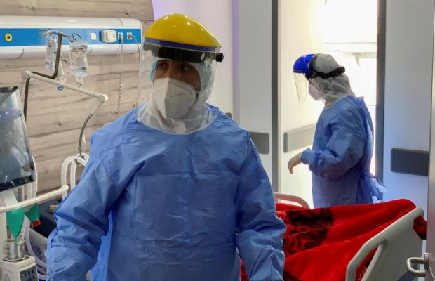 Франция усиливает карантин в некоторых регионах из-за увеличения заражений COVID-19