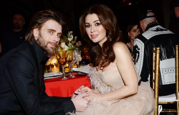 Онкохвора Анастасія Заворотнюк вийшла на зв'язок і похизувалася подарунком доньки