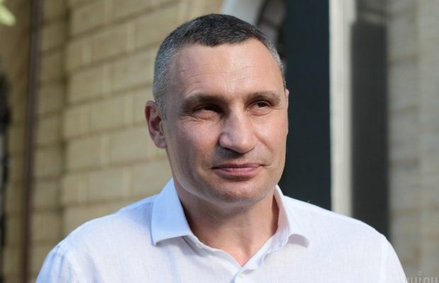 Таролог відповіла, чи є у Віталія Кличка інша жінка