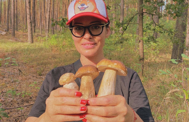 У лісі без макіяжу: Даша Астаф'єва показала, як відпочила із сім'єю на природі (фото)