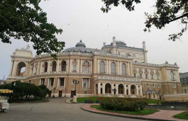 Оксамитовий сезон в Одесі: плюси, мінуси, підводні камені