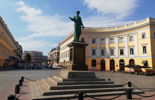 "Пекельний колгосп та повний несмак": український блогер-мандрівник розніс відпочинок в Одесі