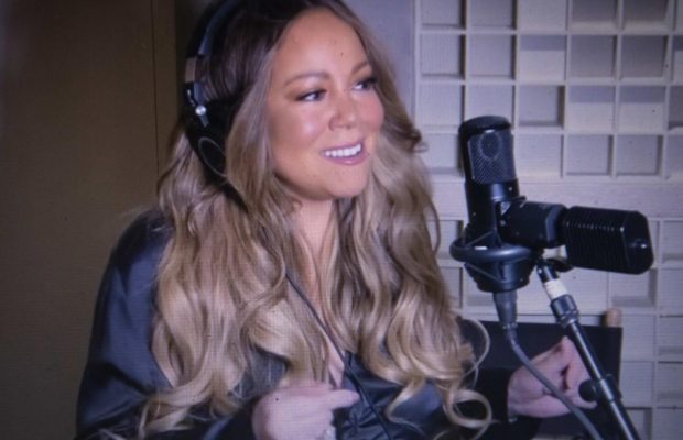 "Залишала опіки і примушувала до проституції": відома співачка розповіла про насильство у своїй родині