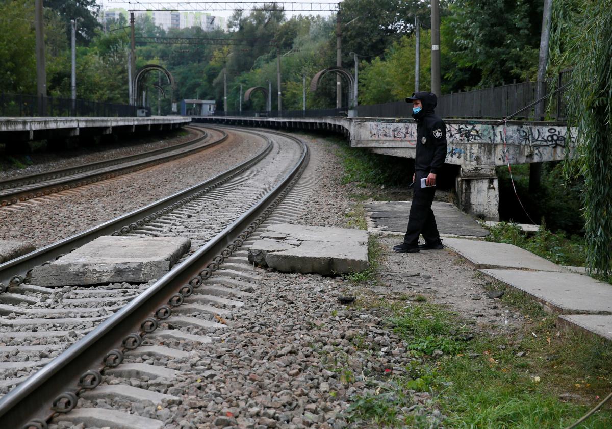 Женщину нашли без сознания недалеко от железнодорожной станции / фото REUTERS