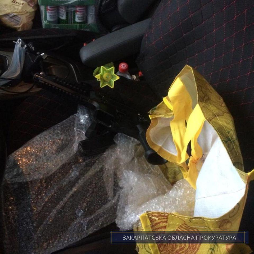 Він намагався провезти зброю / прокуратура Закарпаття Він намагався провезти зброю / прокуратура Закарпаття
