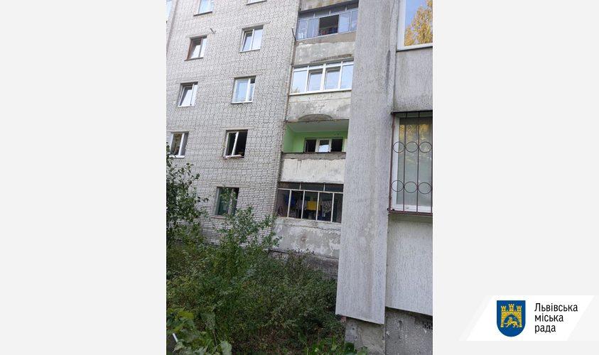 Трещин после взрыва у не обнаружено / фото city-adm.lviv.ua