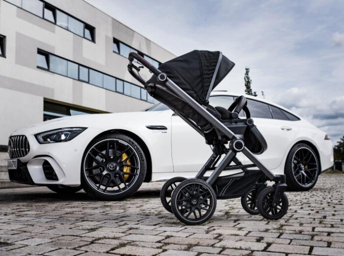 Для візочків розроблено широкий асортимент аксесуарів / Фото Media.daimler.com Для візочків розроблено широкий асортимент аксесуарів / Фото Media.daimler.com