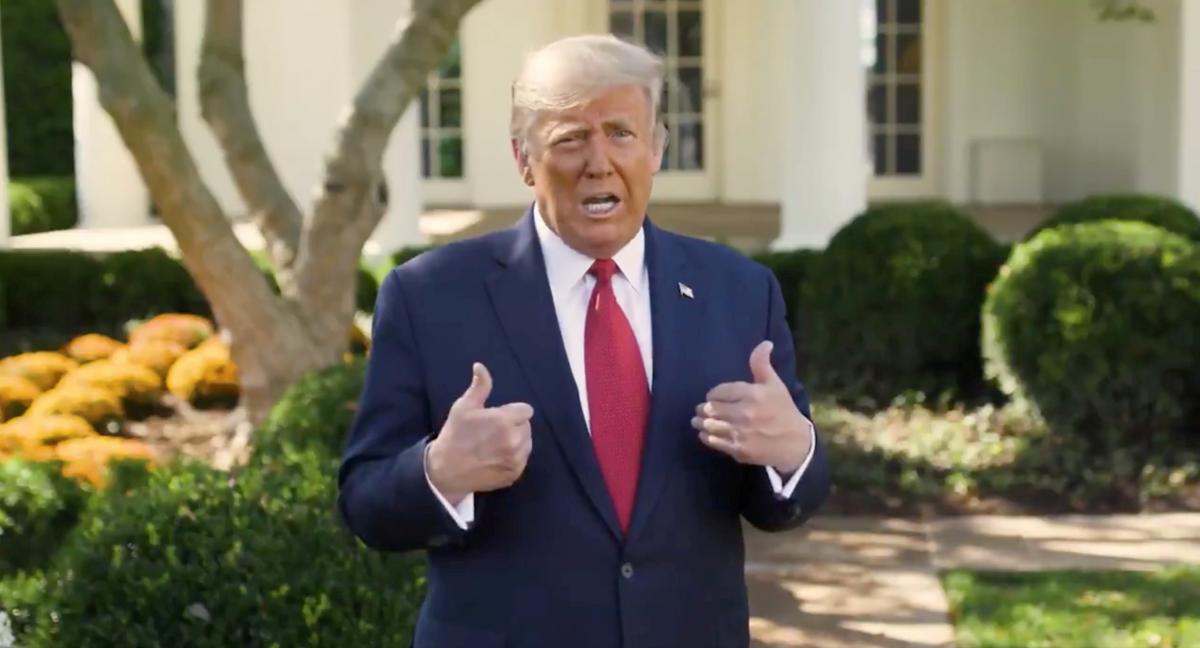 Трамп хранил в своей резиденции Мар-а-Лаго во Флориде документы с информацией о ядерных программах США / фото REUTERS Трамп хранил в своей резиденции Мар-а-Лаго во Флориде документы с информацией о ядерных программах США / фото REUTERS