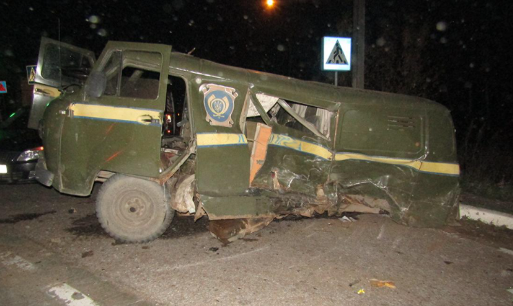 Аварія на трасі "Київ-Ковель"/ фото zt.npu.gov.ua Аварія на трасі "Київ-Ковель"/ фото zt.npu.gov.ua