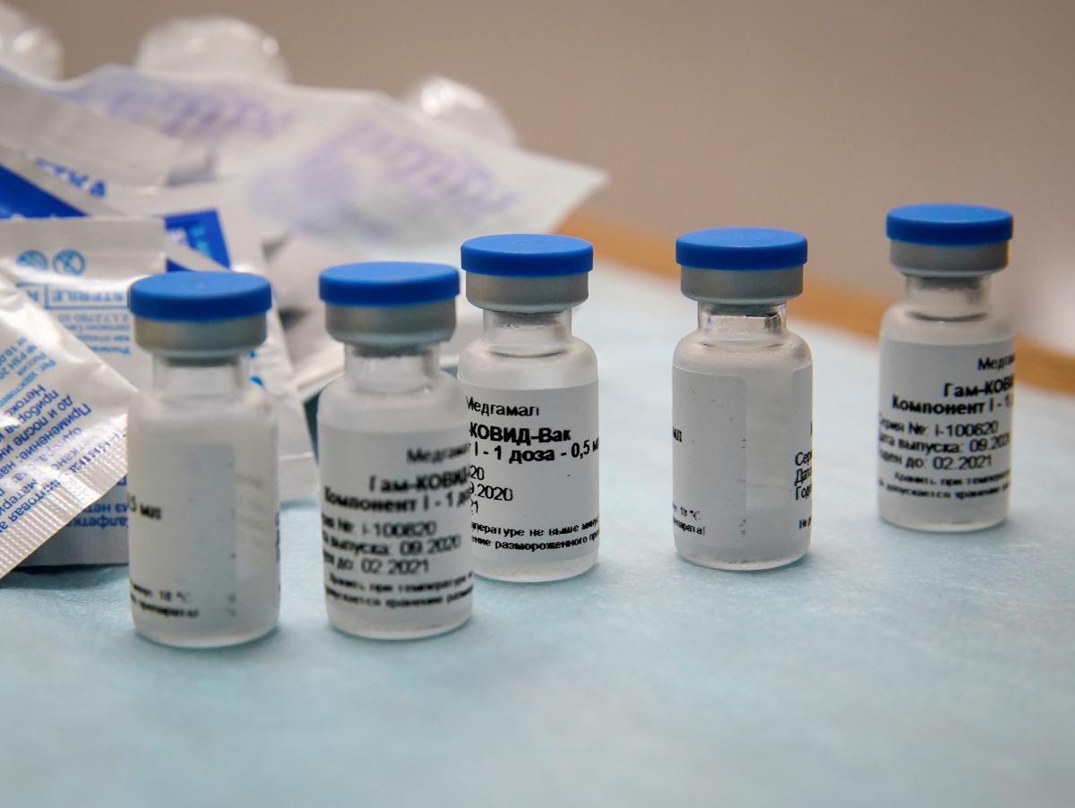 Почему Украина не будет покупать у России вакцину от коронавируса / фото REUTERS