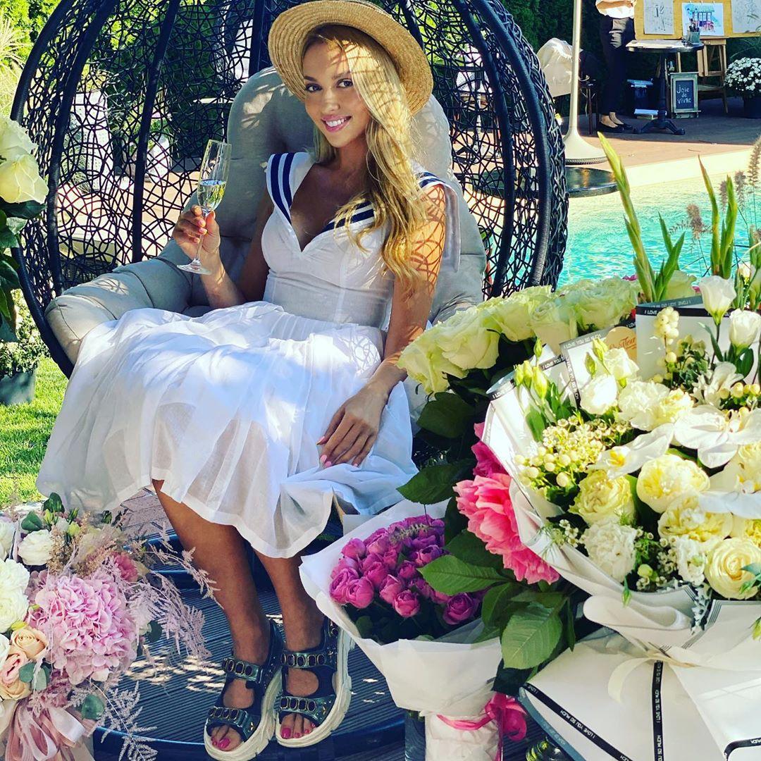 Оля Полякова захопила фанатів новим фото / фото instagram.com/polyakovamusic Оля Полякова захопила фанатів новим фото / фото instagram.com/polyakovamusic