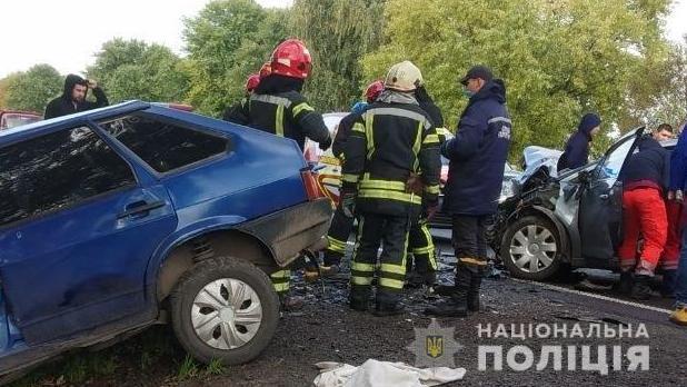 На Львовщине произошло смертельное ДТП / фото Нацполиция На Львовщине произошло смертельное ДТП / фото Нацполиция