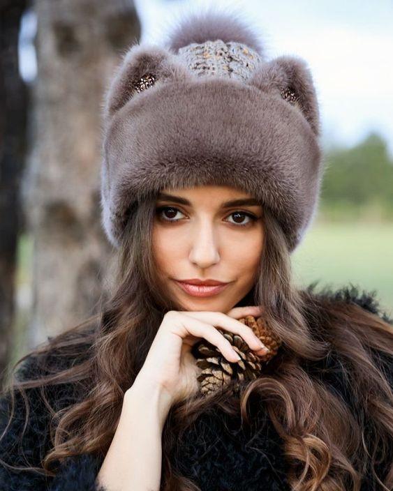Меховые шапки осень-зима / фото pinterest.com Меховые шапки осень-зима / фото pinterest.com