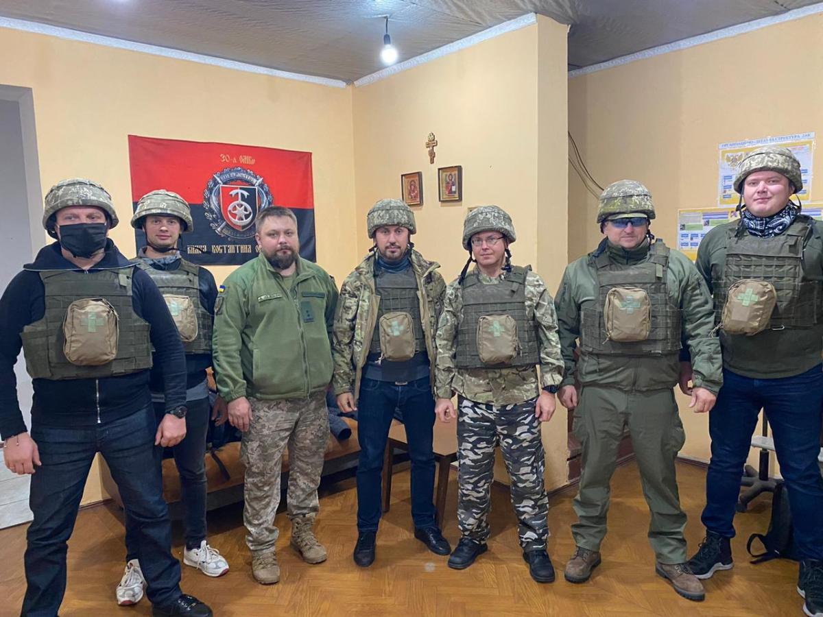 Нардеп Стрихарский прибыл на линию разграничения: 'сегодня ночуем в окопах' Нардеп Стрихарский прибыл на линию разграничения: 'сегодня ночуем в окопах'