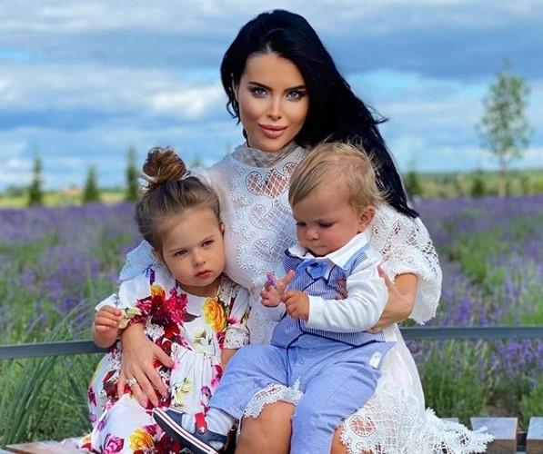 У блогерки Олени Лоран хотіли викрасти дитину / фото Олена Лоран, Instagram У блогерки Олени Лоран хотіли викрасти дитину / фото Олена Лоран, Instagram