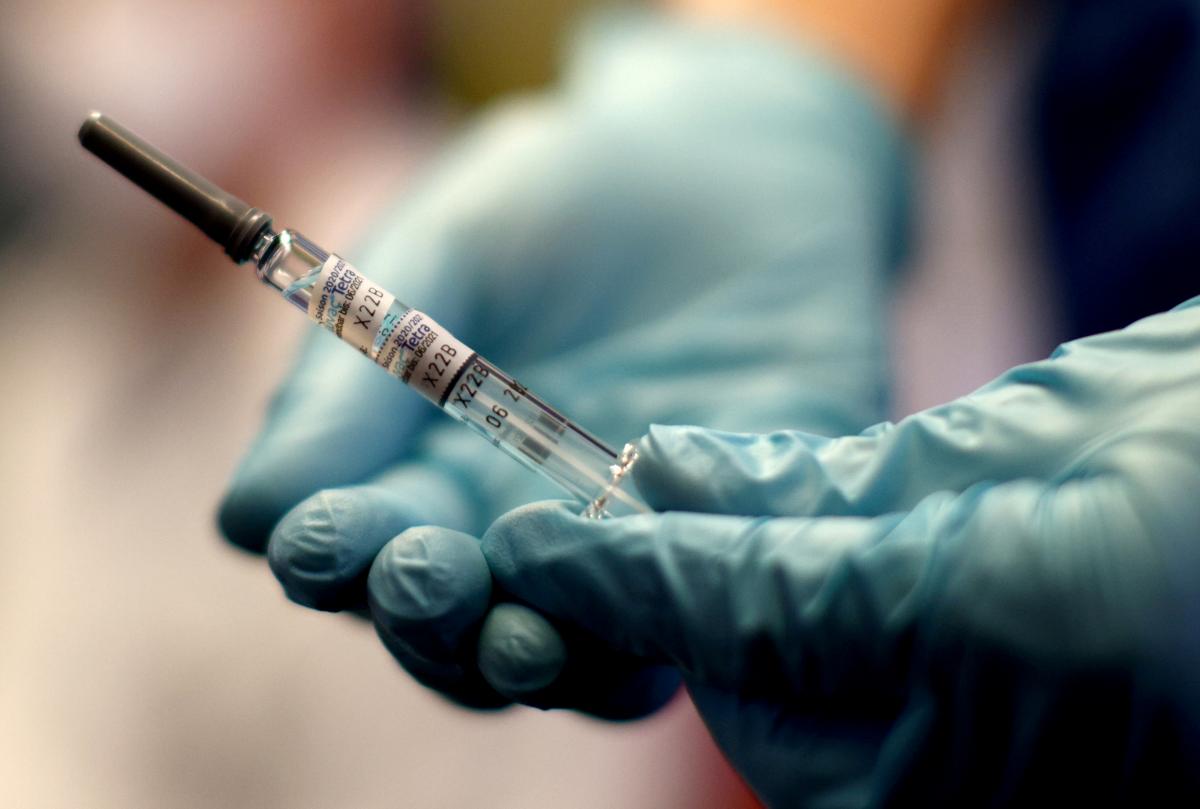 Официальной вакцины от коронавируса пока нет / REUTERS