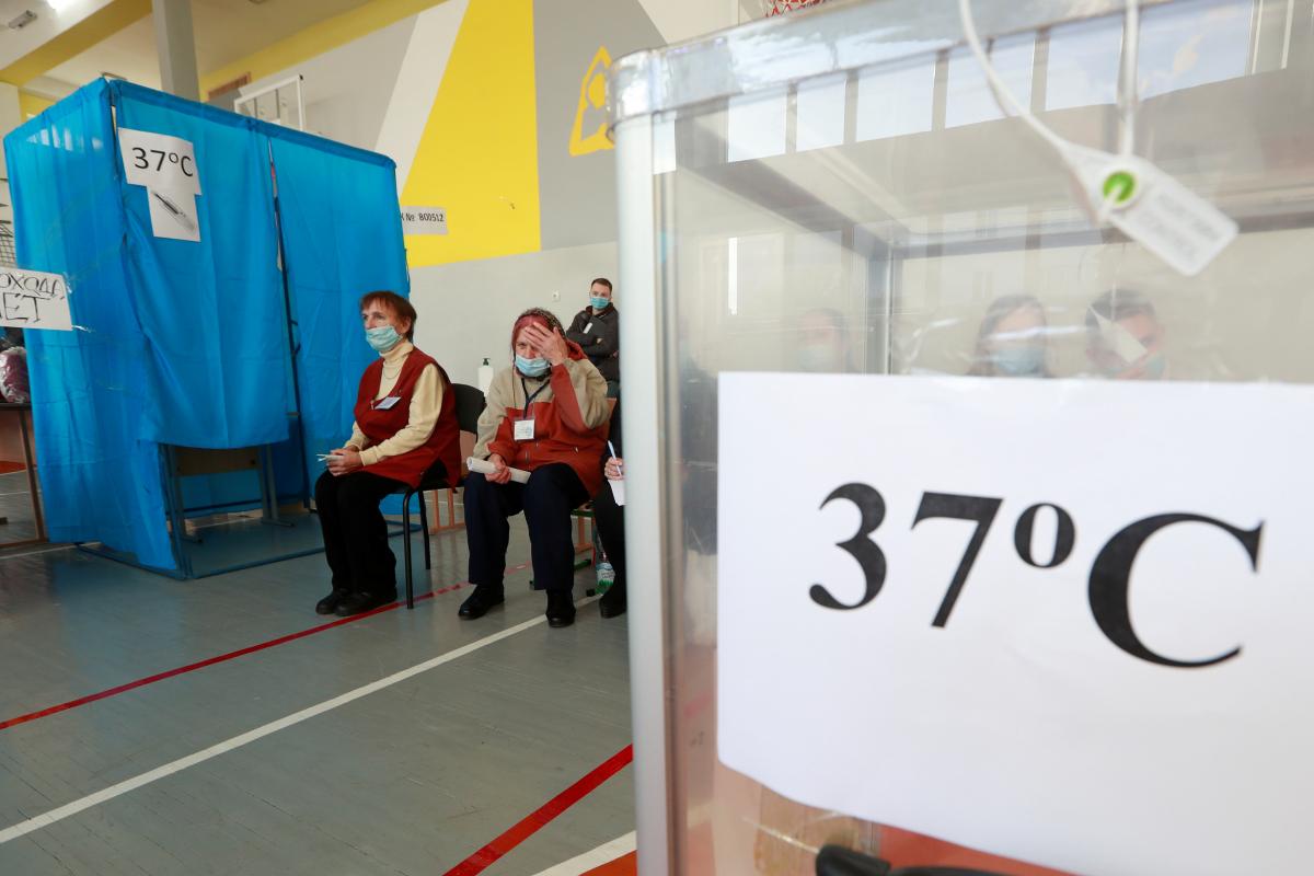 Явка на місцевих виборах виявилася "провальною" / фото REUTERS Явка на місцевих виборах виявилася "провальною" / фото REUTERS