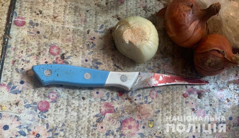 На місці вилучили знаряддя вбивства / Фото: Нацполіція На місці вилучили знаряддя вбивства / Фото: Нацполіція
