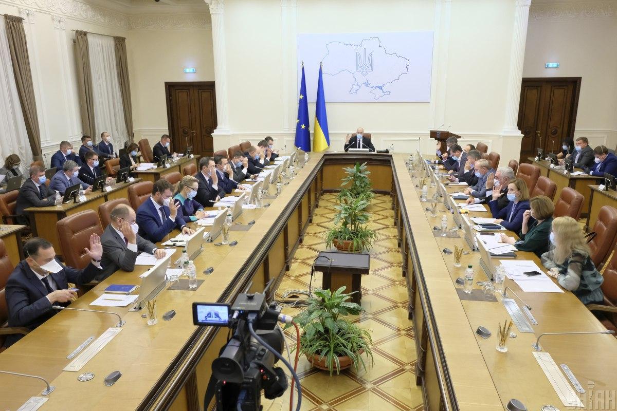 Шмигаль сумлінно виконує свою роботу / фото УНІАН Шмигаль сумлінно виконує свою роботу / фото УНІАН