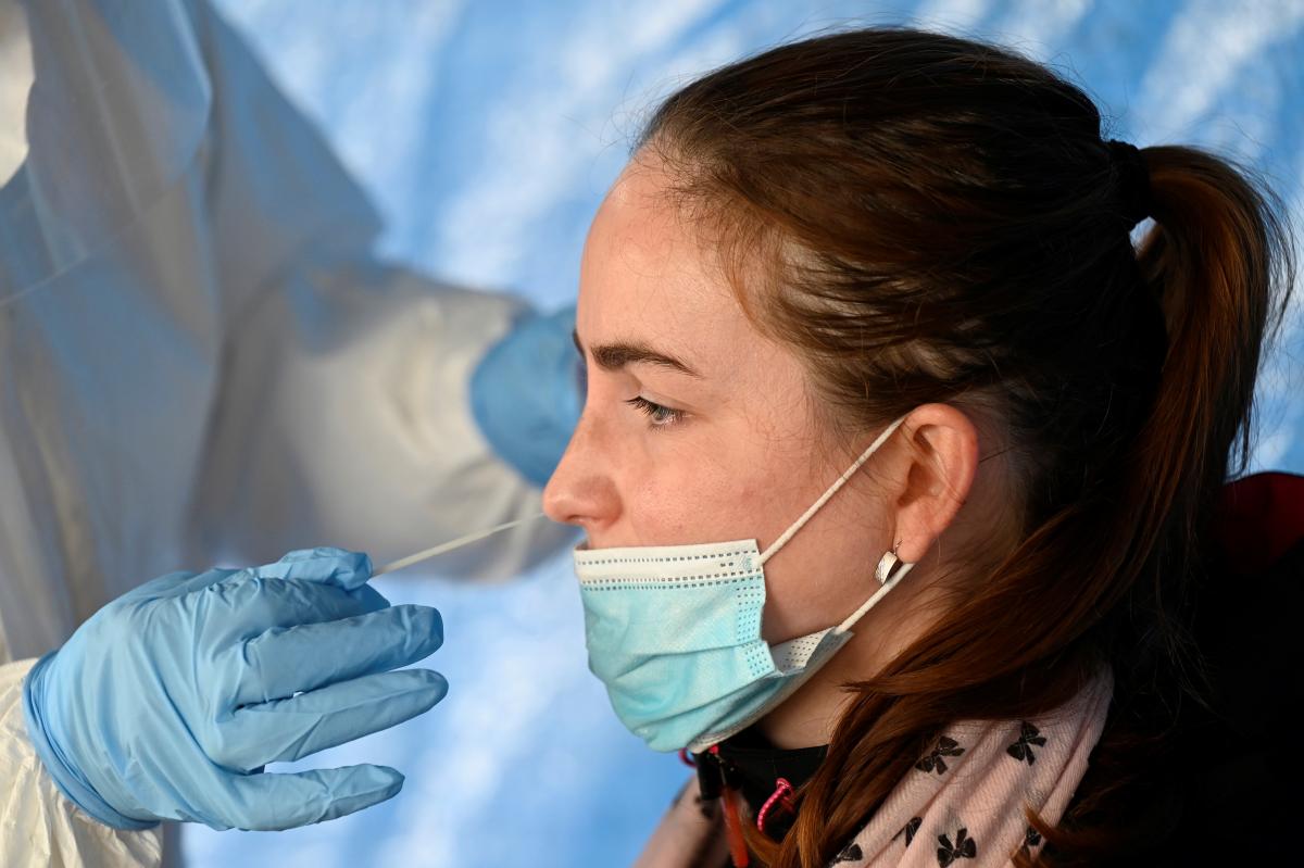 Минздрав уменьшил срок самоизоляции для пациентов с коронавирусом до пяти дней / фото REUTERS